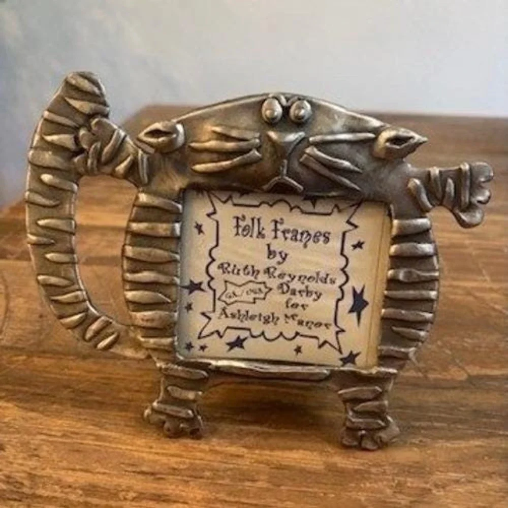 Vtg Ashleigh Manor Pewter Cat Picture Frame Ruth Reynolds Darby Folk Frames 1996